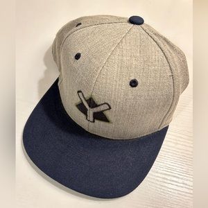 EUC SnapBack yupoong cap one size unisex